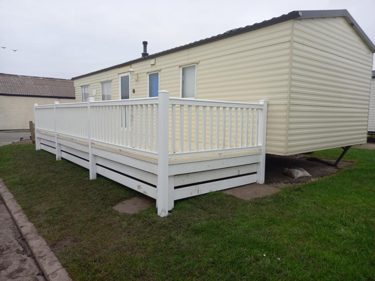 Holiday Home In Lyons Robin Hood Holiday Park Meliden Bagian luar foto