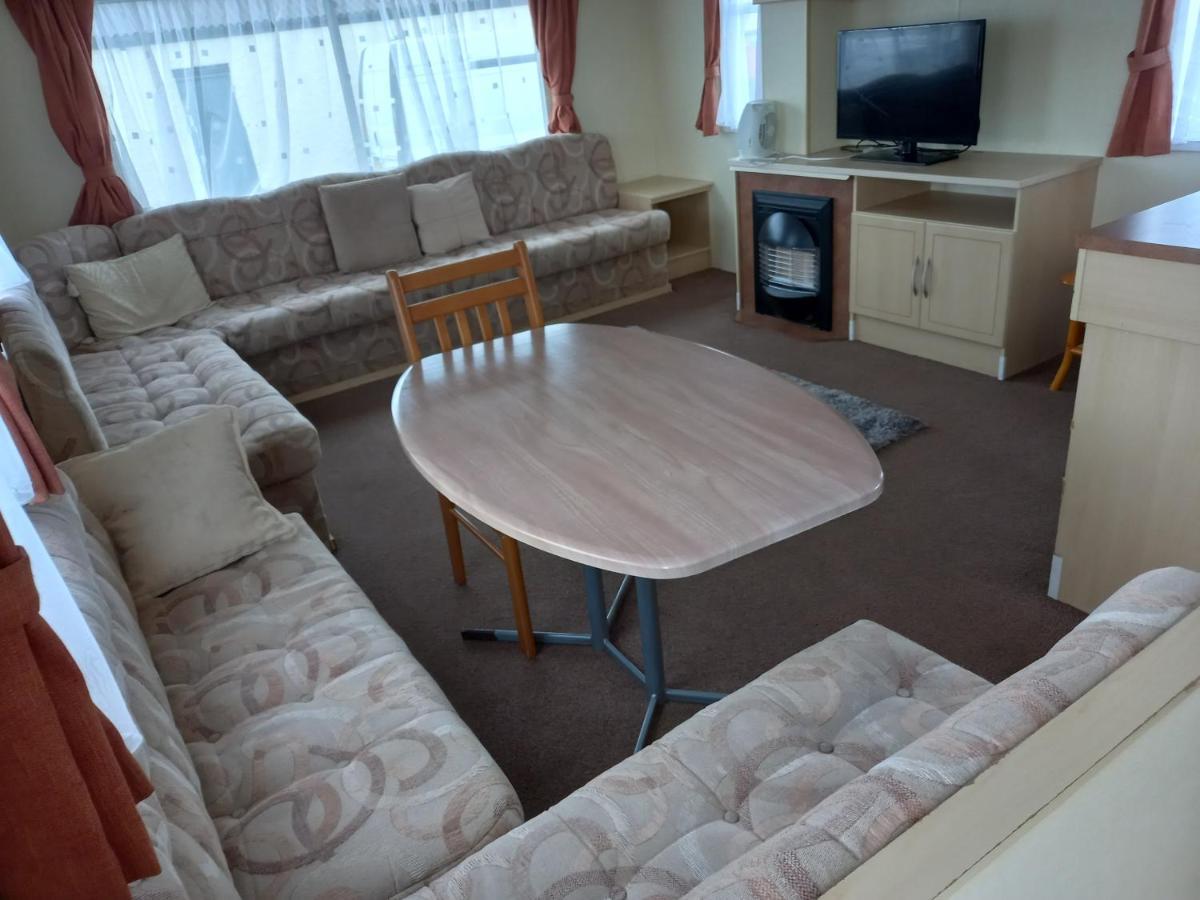 Holiday Home In Lyons Robin Hood Holiday Park Meliden Bagian luar foto