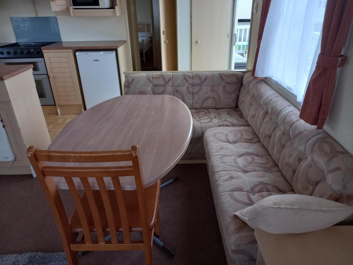 Holiday Home In Lyons Robin Hood Holiday Park Meliden Bagian luar foto