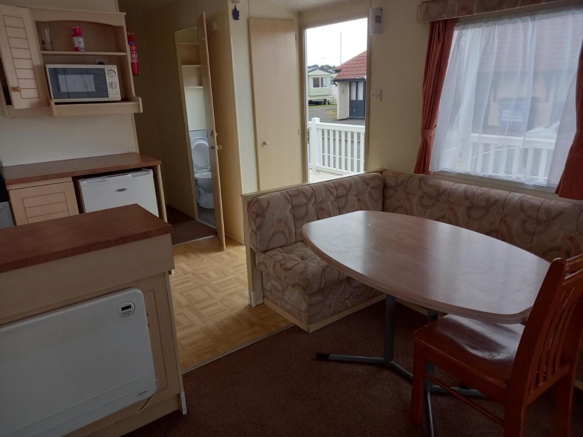 Holiday Home In Lyons Robin Hood Holiday Park Meliden Bagian luar foto