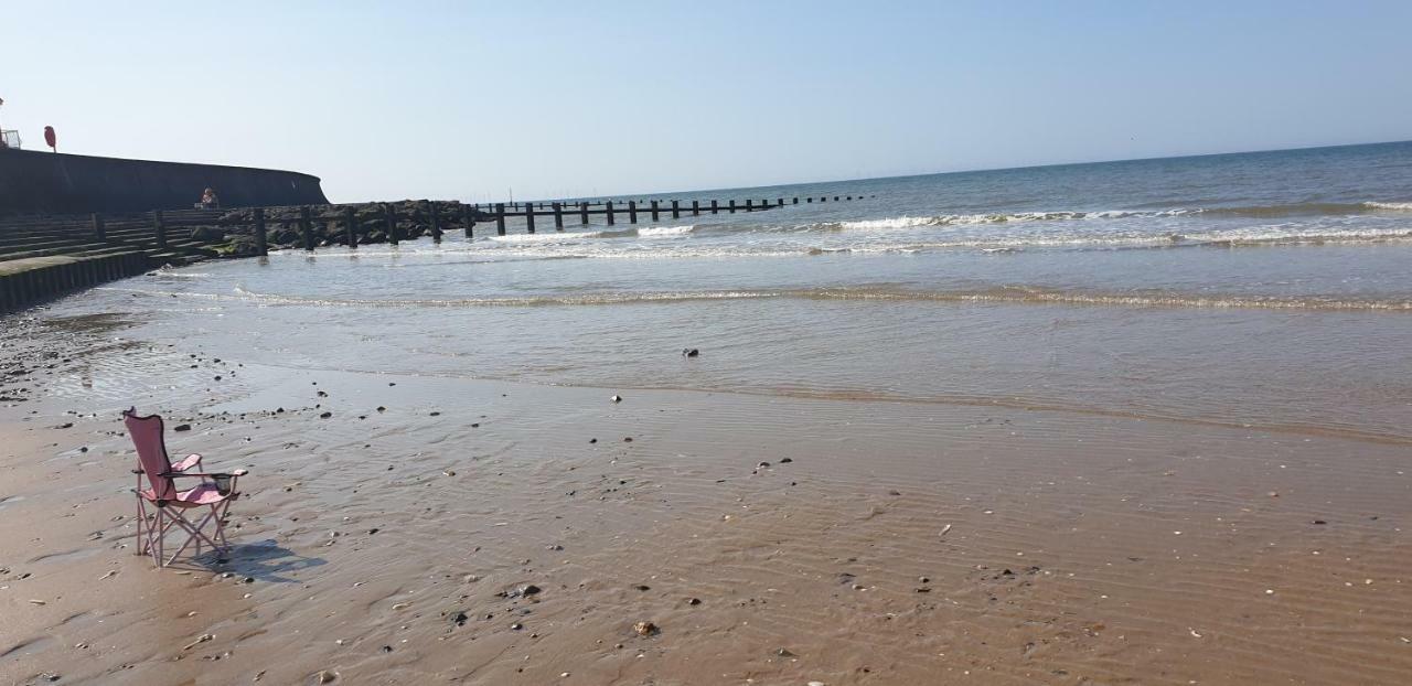 Holiday Home In Lyons Robin Hood Holiday Park Meliden Bagian luar foto
