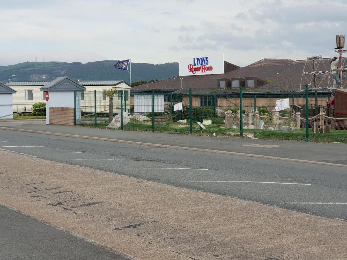 Holiday Home In Lyons Robin Hood Holiday Park Meliden Bagian luar foto