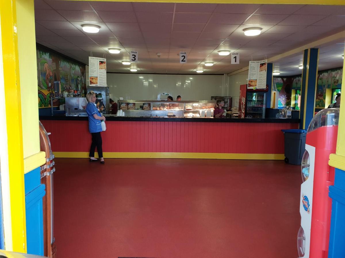 Holiday Home In Lyons Robin Hood Holiday Park Meliden Bagian luar foto