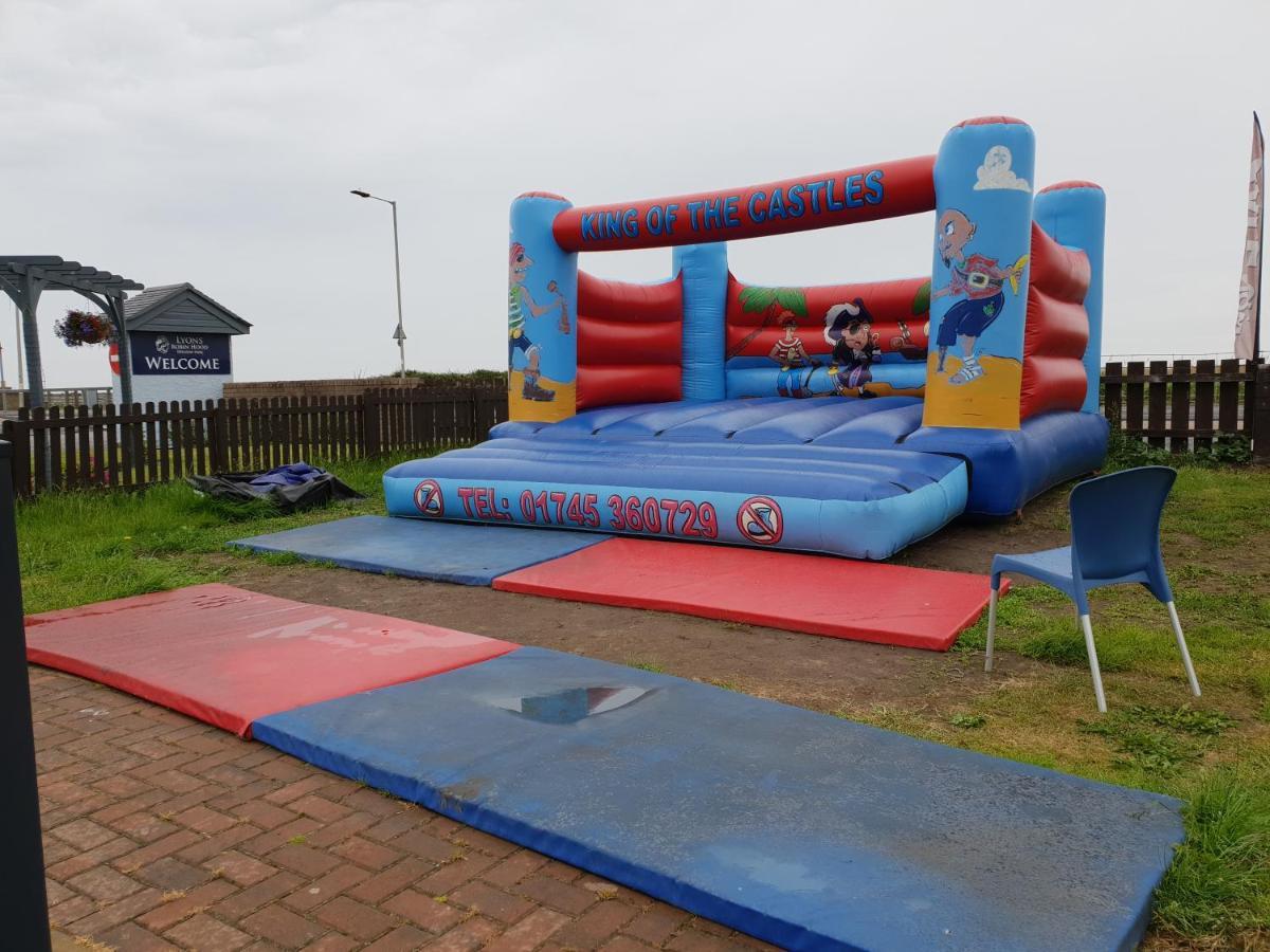 Holiday Home In Lyons Robin Hood Holiday Park Meliden Bagian luar foto