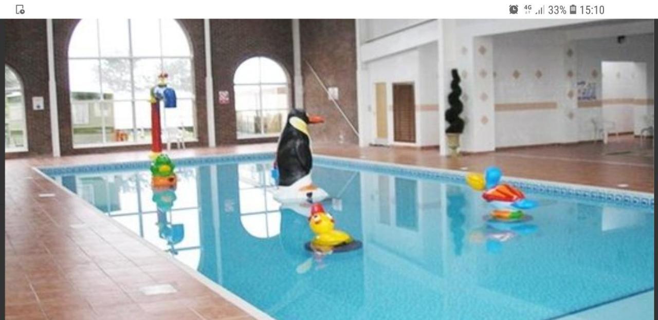 Holiday Home In Lyons Robin Hood Holiday Park Meliden Bagian luar foto